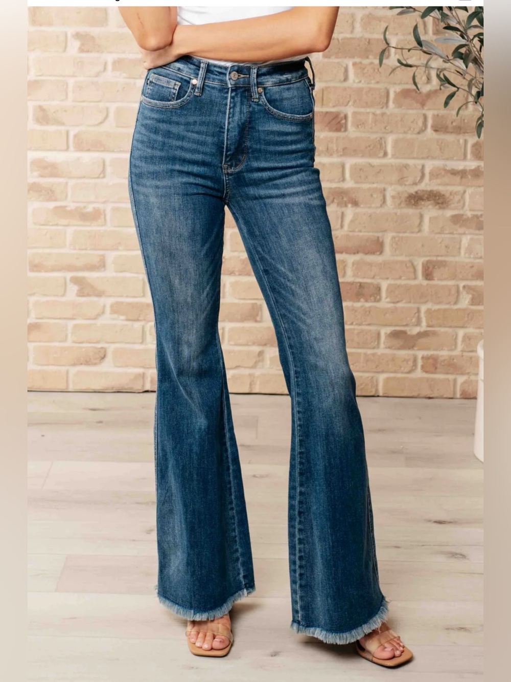 Judy Blue High-Rise Control Top Stretch Denim Flare Jeans Raw Hem Size 9/29